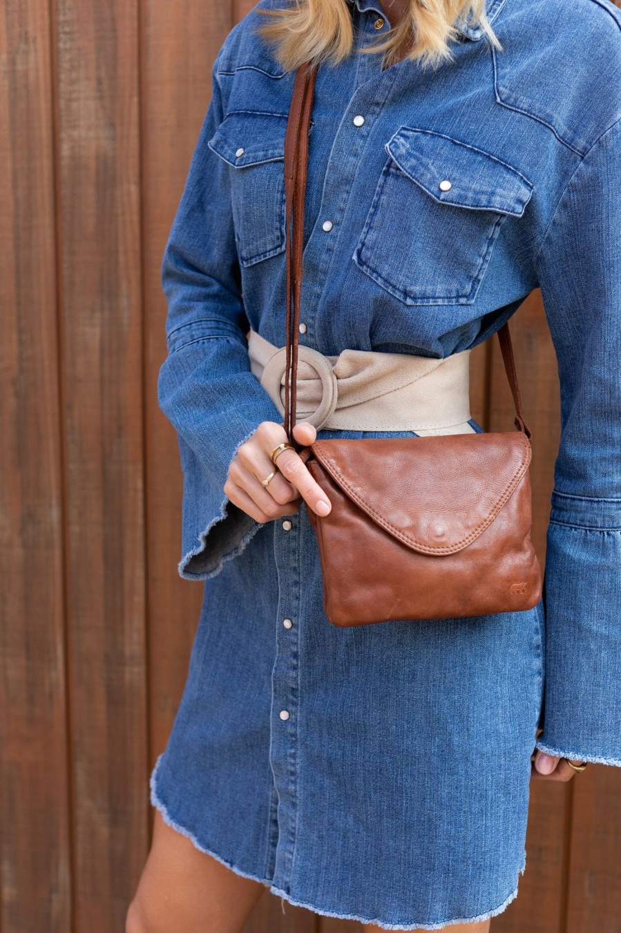 Bear Design Kleine Schoudertassen | Enveloptasje 'Mai' Cognac